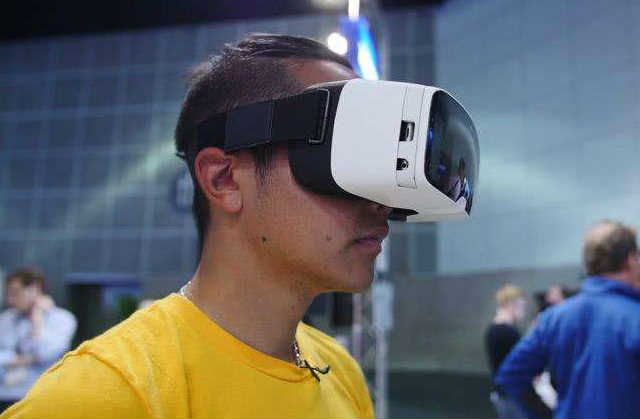 萬至達(dá)VR眼鏡瞳孔間距調(diào)節(jié)電機(jī)解決方案